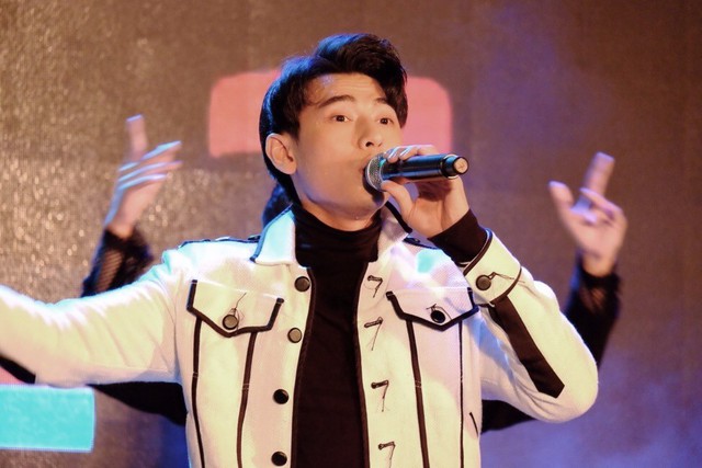 H&agrave;ng trăm bạn trẻ bất ngờ khi Isaac nhận m&igrave;nh &ldquo;ế&rdquo; ngay trong sự kiện khởi đầu m&ugrave;a lễ t&igrave;nh nh&acirc;n - Ảnh 2.