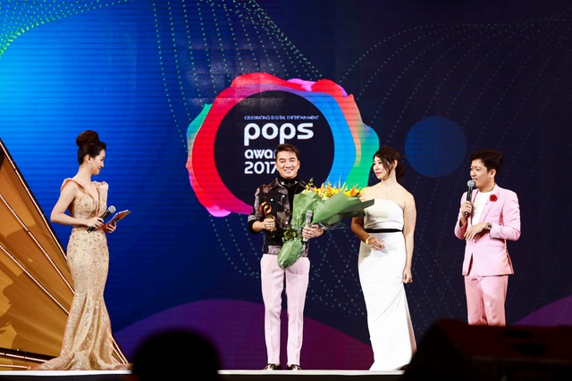 Mr Siro và Bảo Anh “song kiếm hợp bích” trên sân khấu và cùng “ẵm” giải tại POPS Awards 2017 - Ảnh 4.