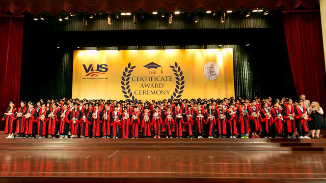 Anh văn Hội Việt Mỹ xác lập kỷ lục trao 99.775 chứng chỉ quốc tế cho học viên - Ảnh 3.