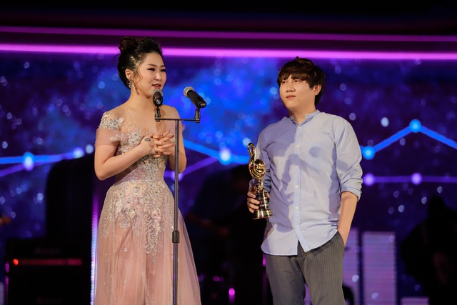Min, Soobin, Hương Tràm đại thắng tại Zing Music Awards 2017 - Ảnh 4.