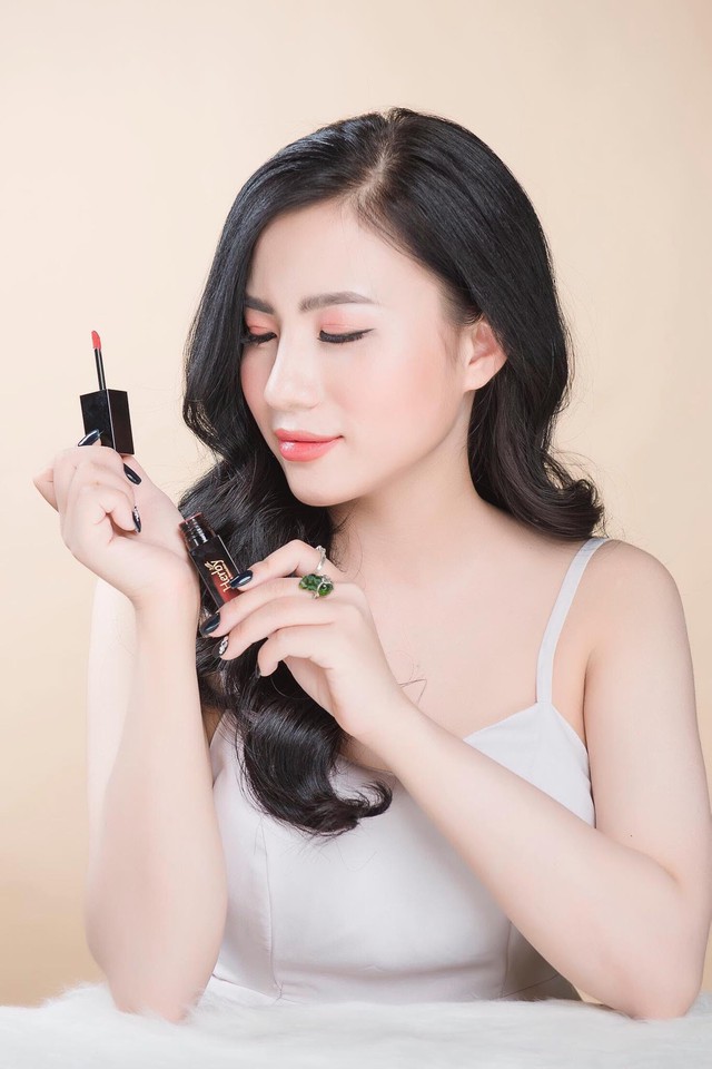Người y&ecirc;u Quang Hải chụp ảnh cổ vũ bạn trai v&agrave; đội tuyển U23 - Ảnh 6.