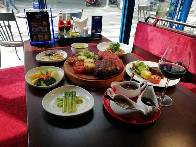 Boulevard Grill Bar chất lượng sang chảnh, gi&aacute; chuẩn Việt Nam - Ảnh 4.