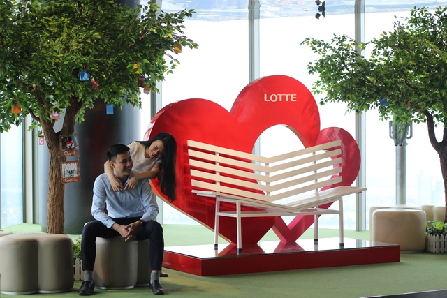 Couple card - Thẻ tình yêu độc đáo tại Đài quan sát Lotte tầng 65 - Ảnh 2.