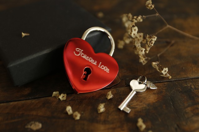 Lưu giữ dấu ấn t&igrave;nh y&ecirc;u qua những chiếc kh&oacute;a nhỏ xinh - Ảnh 9.