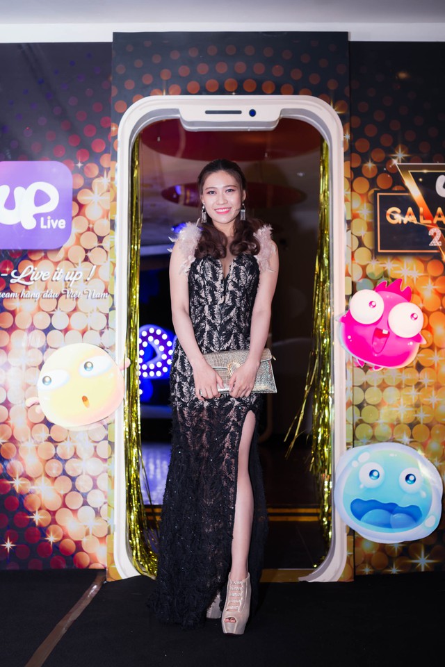 Uplive chơi trội tổ chức tiệc sang chảnh kh&eacute;p&nbsp;lại một năm hoạt động th&agrave;nh c&ocirc;ng - Ảnh 5.