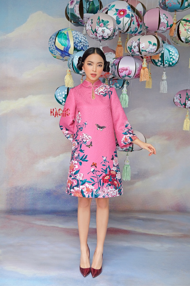 Châu Bùi gây ấn tượng với vẻ đẹp truyền thống trong bộ sưu tập váy Tết - Ảnh 1.
