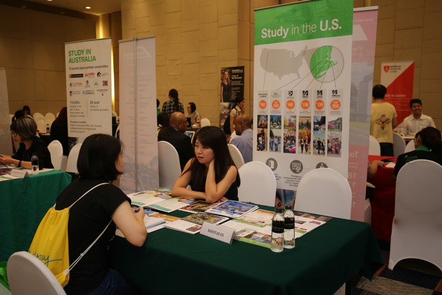 Khởi động ng&agrave;y hội tuyển sinh du học trực tiếp Interview Day 2018 - Ảnh 2.