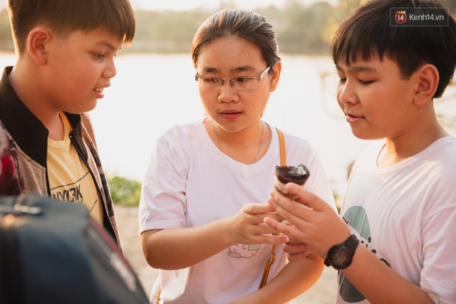 Hàng nghìn bạn trẻ Sài thành nô nức rủ nhau hái lộc, rinh may mắn đầu xuân - Ảnh 15.