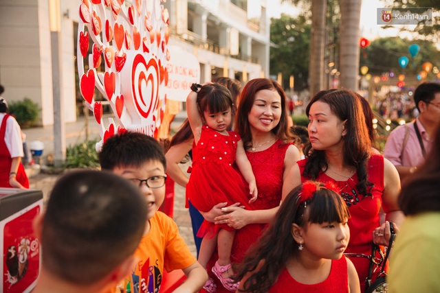 Tết này, có một Sài Gòn ngập tràn trong sắc đỏ của may mắn, niềm tin và hy vọng - Ảnh 14.