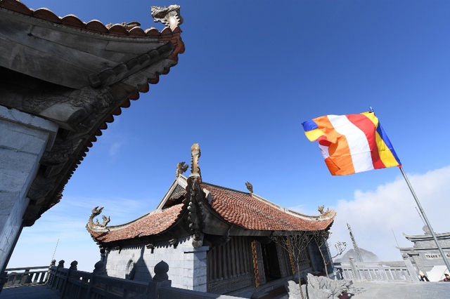 Quần thể t&acirc;m linh tr&ecirc;n đỉnh Fansipan - Điểm đến lễ Phật cầu an đầu năm mới - Ảnh 4.