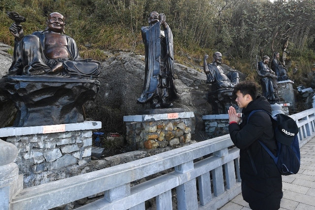 Quần thể tâm linh trên đỉnh Fansipan - Điểm đến lễ Phật cầu an đầu năm mới - Ảnh 7.