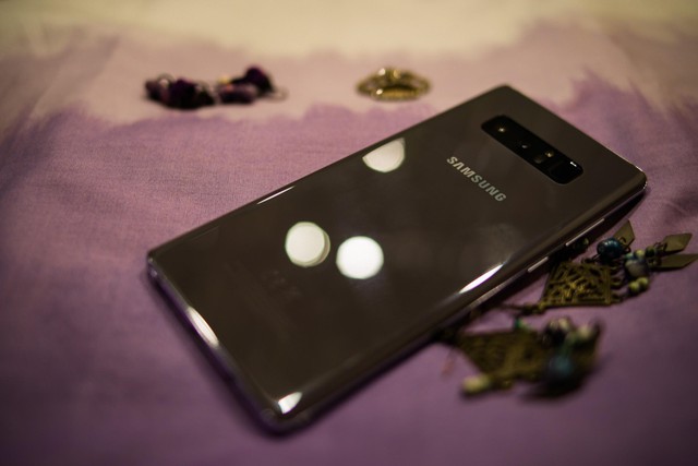 Samsung Galaxy Note8 phi&ecirc;n bản t&iacute;m kh&oacute;i, sự kết hợp ho&agrave;n hảo giữa thời trang v&agrave; c&ocirc;ng nghệ - Ảnh 6.