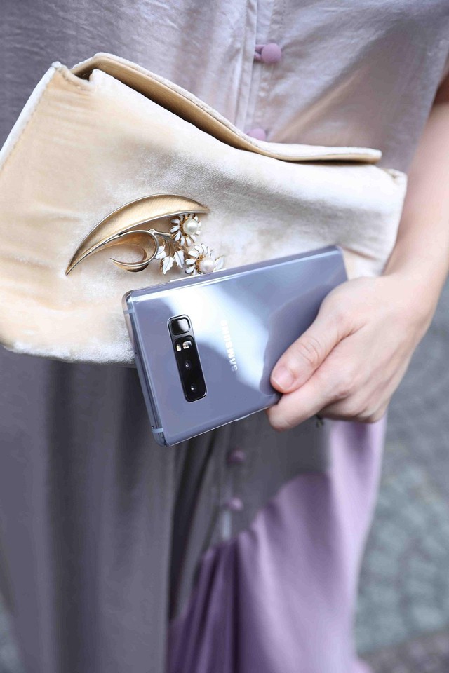 Samsung Galaxy Note8 phiên bản tím khói, sự kết hợp hoàn hảo giữa thời trang và công nghệ - Ảnh 9.