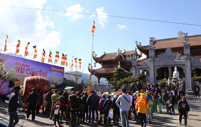 Rủ nhau lên núi lễ Phật cầu an – Ngày Hội xuân Mở Cổng Trời Fansipan đã chính thức khai mạc rồi - Ảnh 7.