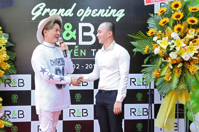 Đầu năm đi uống tr&agrave; sữa R&B TEA mừng khai trương cơ sở mới tại Quận 5 - Ảnh 3.