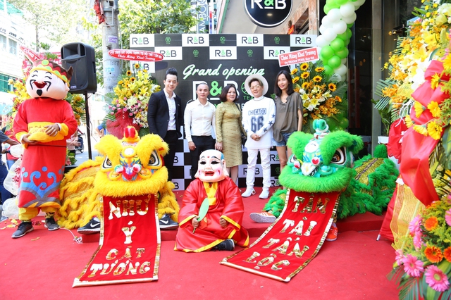 đầu Năm đi Uống Tra Sữa R B Tea Mừng Khai Trương Cơ Sở Mới Tại Quận 5