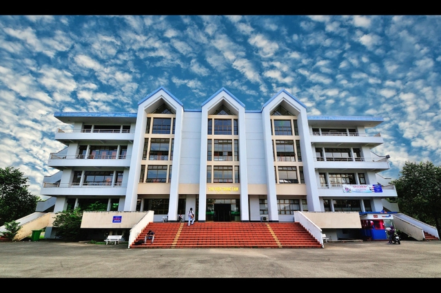 Trường đại học nào có không gian tự học lý tưởng nhất tại TP.HCM? - Ảnh 1.