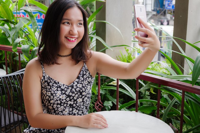 Galaxy J7 Pro - Món quà điệu đà cho một nửa thích selfie ngày 8/3 - Ảnh 7.