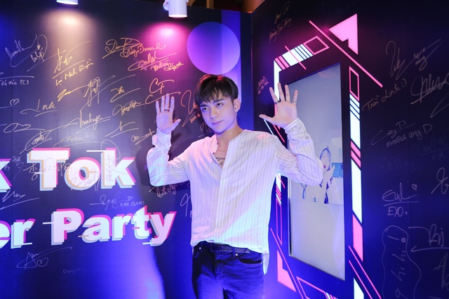 Soobin Hoàng Sơn cùng hàng loạt hot boy xứ Trung “quẩy” cuồng nhiệt tại đại tiệc VIP - Ảnh 1.