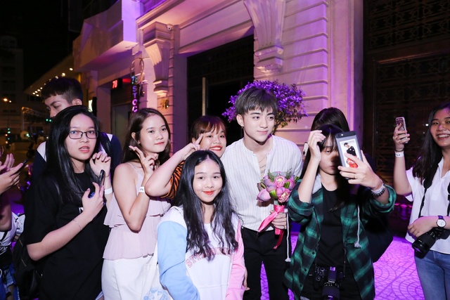 Soobin Hoàng Sơn cùng hàng loạt hot boy xứ Trung “quẩy” cuồng nhiệt tại đại tiệc VIP - Ảnh 7.