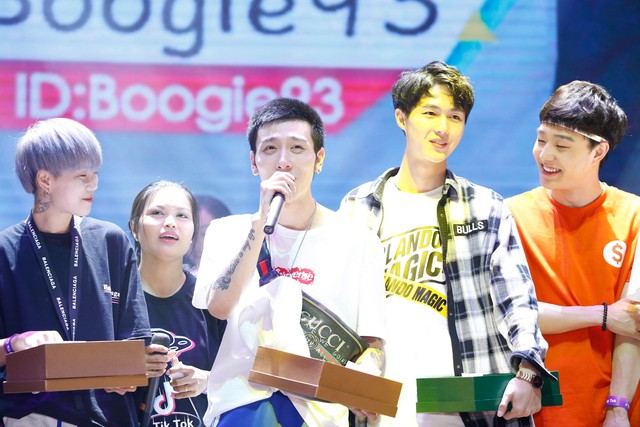 Soobin Hoàng Sơn cùng hàng loạt hot boy xứ Trung “quẩy” cuồng nhiệt tại đại tiệc VIP - Ảnh 10.