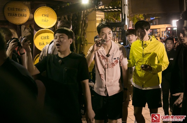 “Ngộ Không” Lee Seung Gi cùng dàn sao Hàn hội ngộ HLV Park Hang Seo tại nhà hàng Quán Ăn Ngon – Hà Nội - Ảnh 4.