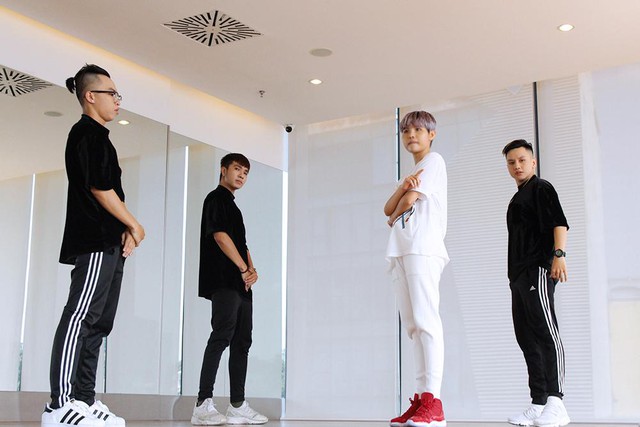Vũ C&aacute;t Tường khoe vũ đạo cực y&ecirc;u của bản hit You are mine - Ảnh 1.