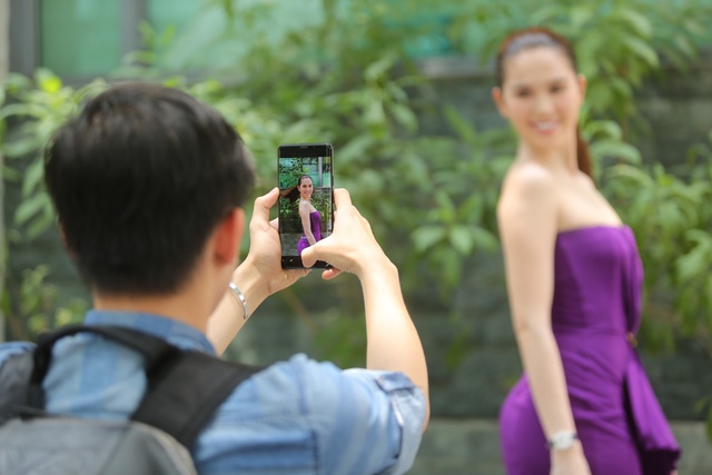 Ngọc Trinh chỉ hất tóc thôi cũng đẹp hút hồn với Super Slow-mo trên Galaxy S9+ - Ảnh 5.