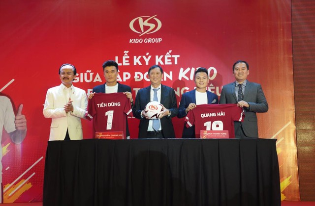 Nguyễn Quang Hải và Bùi Tiến Dũng trở thành đại sứ thương hiệu của tập đoàn KIDO - Ảnh 2.