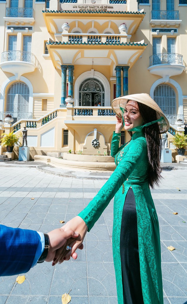 &Aacute; kh&ocirc;i Duy&ecirc;n d&aacute;ng &aacute;o d&agrave;i Giao Linh bất ngờ thực hiện bộ ảnh Followher với &aacute;o d&agrave;i nền n&atilde; - Ảnh 6.