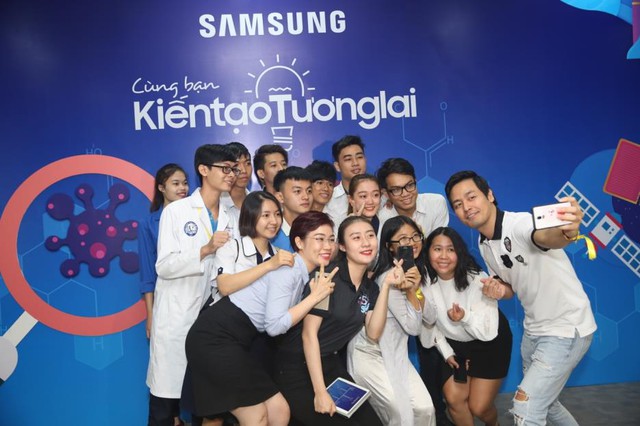 Phan Anh trở lại thời sinh vi&ecirc;n, chinh phục Đại học Y dược TP.HCM c&ugrave;ng teen S&agrave;i G&ograve;n - Ảnh 1.