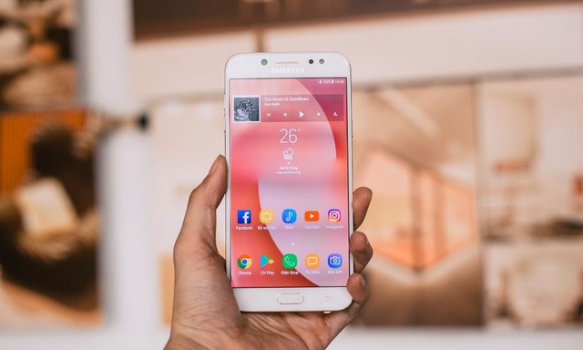 Galaxy J7+ - Chiếc smartphone tiên phong mang toàn bộ tính năng cao cấp xuống điện thoại tầm trung - Ảnh 1.