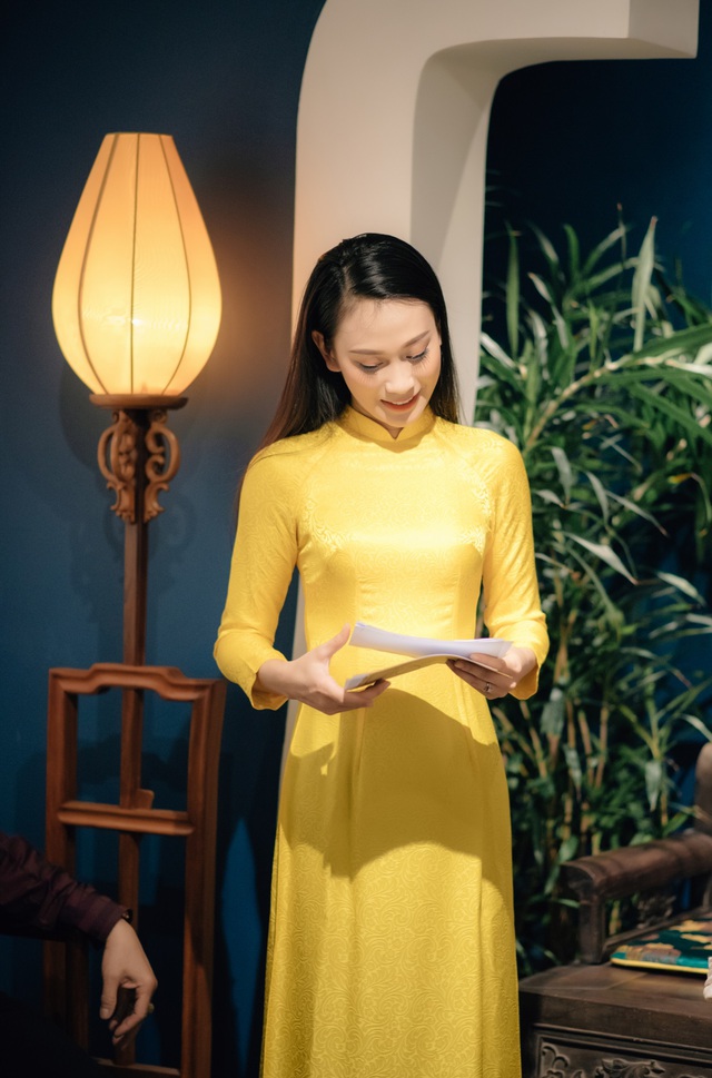 Mẹ chồng kh&oacute; t&iacute;nh Lan Hương c&ugrave;ng &ocirc;ng x&atilde; thưởng tr&agrave; tại Mẫu - Tea corner - Ảnh 4.