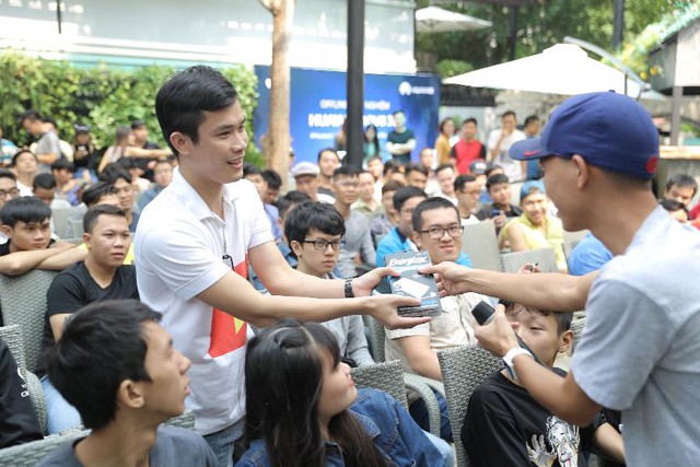 To&agrave;n cảnh buổi offline trải nghiệm &ldquo;ng&ocirc;i sao mới&rdquo; tầm trung Huawei Nova 3e - Ảnh 12.
