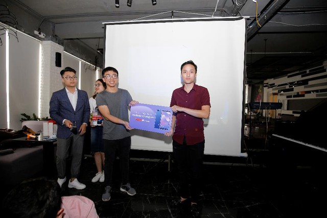 To&agrave;n cảnh buổi offline trải nghiệm &ldquo;ng&ocirc;i sao mới&rdquo; tầm trung Huawei Nova 3e - Ảnh 13.