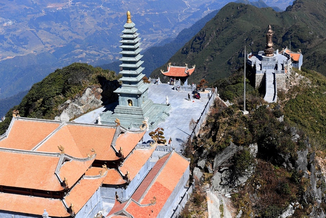 Kiến trúc chùa Việt trên đỉnh núi đẹp như tiên cảnh trên đỉnh Fansipan - Ảnh 3.
