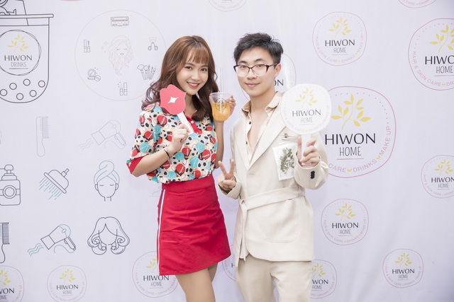 Angela Phương Trinh, Chi Pu xinh đẹp đến mừng chuyên gia trang điểm Hiwon - Ảnh 11.