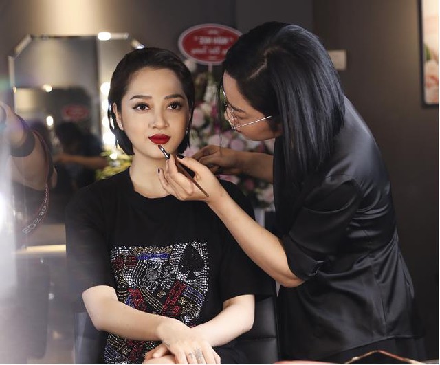 Ca sĩ Bảo Anh, Hoa hậu Đỗ Mỹ Linh đẹp rạng ngời trong lễ khai trương store của Tâm Tâm makeup & Mandy Hair Stylist - Ảnh 5.