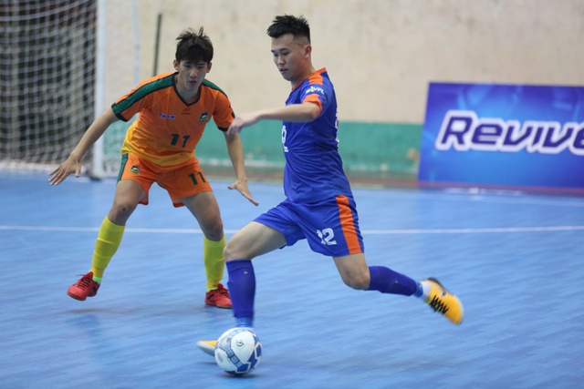 Bắt gặp Đức Chinh, Tiến Dụng “hẹn hò” đi xem  Futsal tại Đà Nẵng - Ảnh 6.
