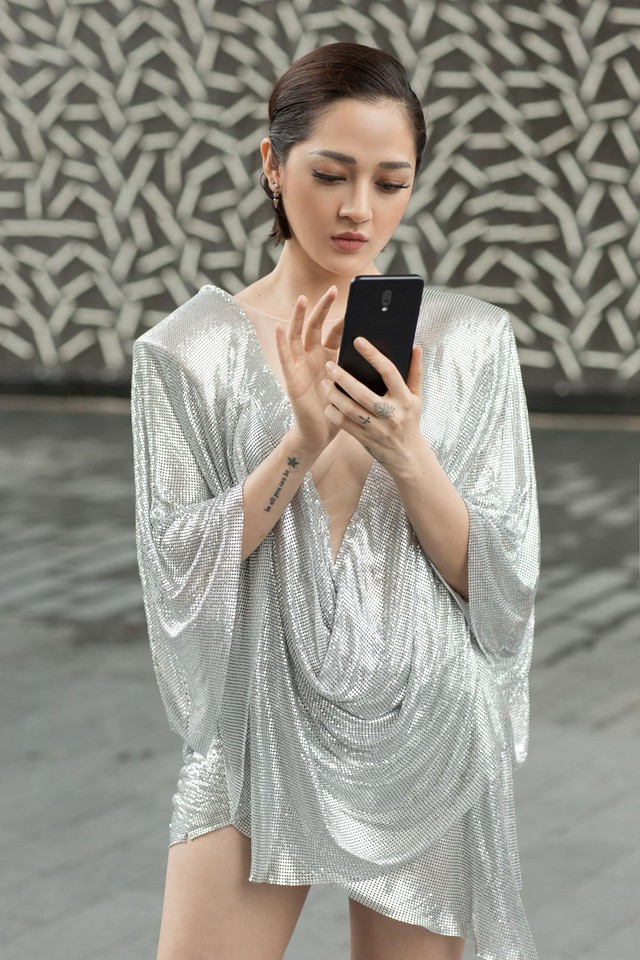 Soi điện thoại Bảo Anh: giản dị nhưng tinh tế - Ảnh 3.