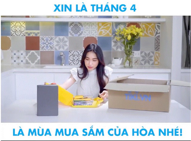 Hòa MinZy, Angela Phương Trinh ăn mặc mát mẻ livestream mua sắm trong ngày nắng nóng - Ảnh 5.