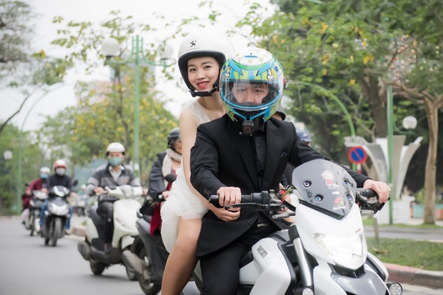 Đo&agrave;n xe khủng g&acirc;y ch&uacute; &yacute; tr&ecirc;n đường phố H&agrave; Nội - Ảnh 2.