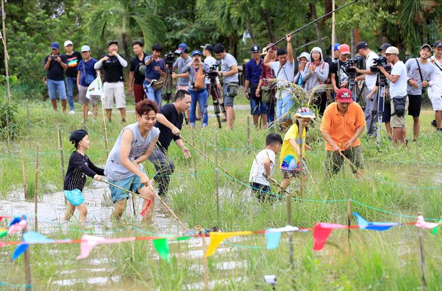 Cười lăn lộn với chuyến lên rừng xuống biển của “Bố ơi mình đi đâu thế?” mùa 4 - Ảnh 6.