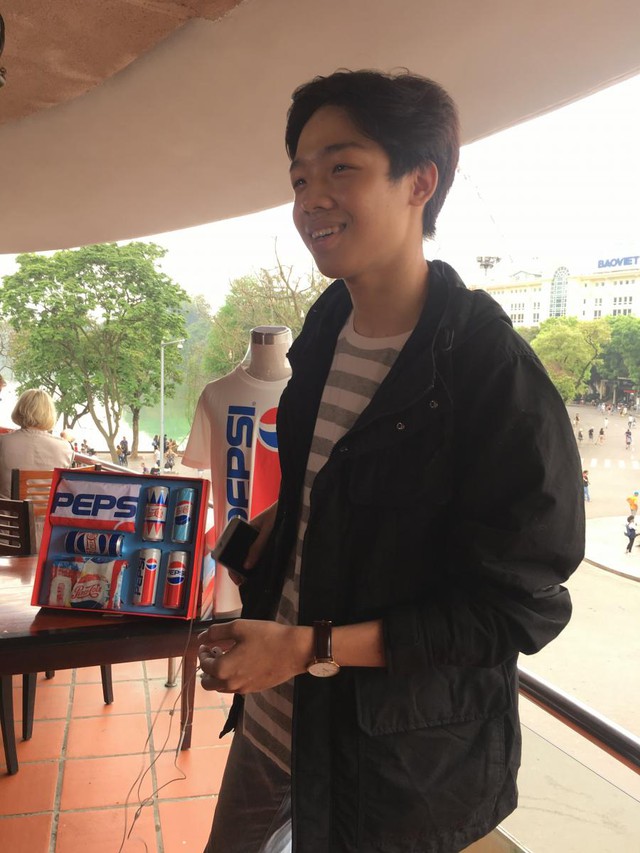 Giới trẻ hào hứng “lật tung” cả Hà Nội truy tìm hộp quà chất Pepsi - Ảnh 2.