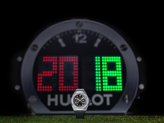 Hublot thiết kế riêng đồng hồ thông minh cho các trọng tài World Cup 2018 - Ảnh 1.