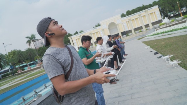 Hàng trăm chiếc flycam quy tụ trong cuộc thi độc đáo tại Việt Nam - Ảnh 3.