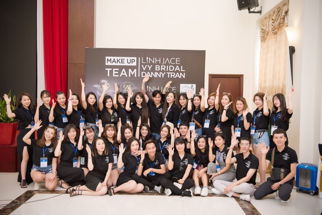 Đột nhập makeup room của cuộc thi &ldquo;Miss Sea Vietnam Global 2018&rdquo; - Ảnh 1.