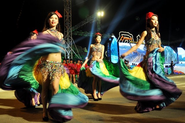 Carnaval Hạ Long 2018: Vũ khúc sôi động và cuốn hút nhất hè này - Ảnh 2.