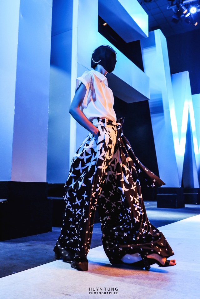 Trải nghiệm Tuần lễ thời trang Vietnam International Fashion Week qua lăng kính X-A5 - Ảnh 9.