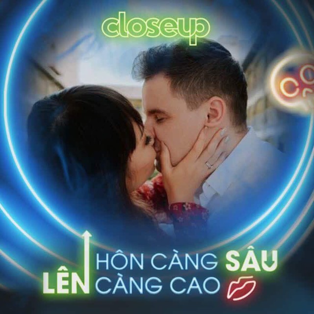 Nghỉ lễ h&agrave;ng trăm cặp đ&ocirc;i tham gia tr&agrave;o lưu h&ocirc;n s&acirc;u nồng ch&aacute;y&hellip; bạn đ&atilde; thử chưa? - Ảnh 4.